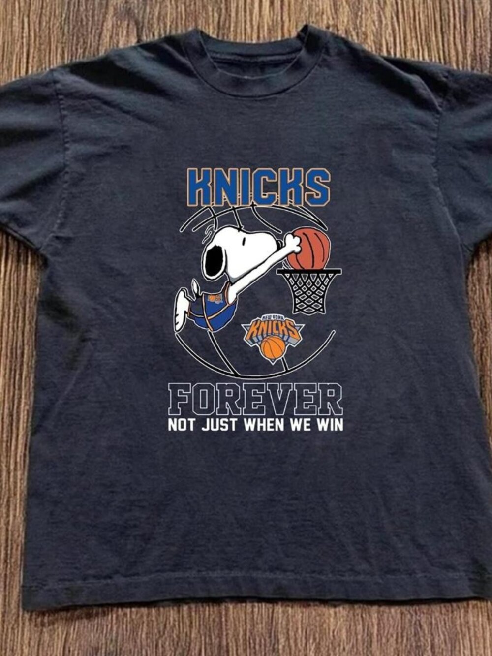 New York Knicks Snoopy black t-shirt